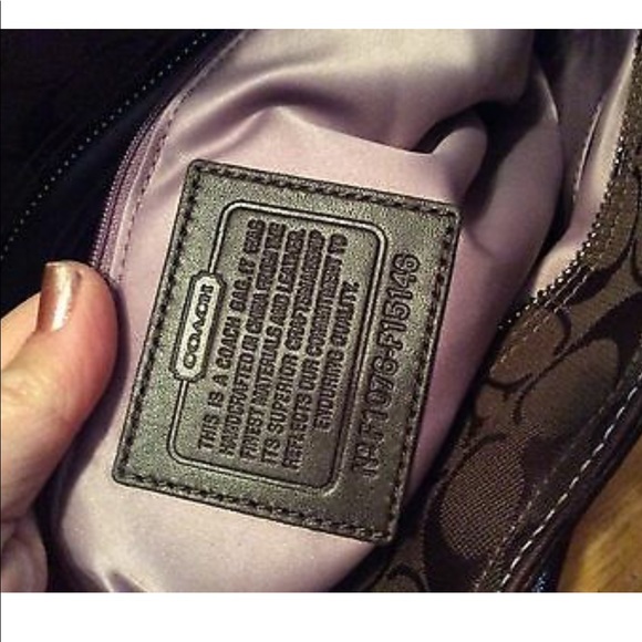 COACH Signature C Brown Patent Tote Bag hangtag - Picture 11 of 13